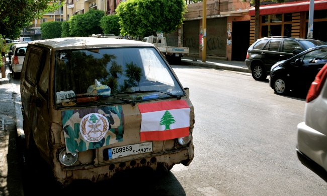 Beyrouth: Une rue encore étrangement vide."c'est toujours comme çà quand la peur s'empare de la ville. @fh